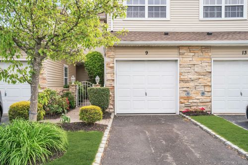 9 Windwatch Dr, Hauppauge, NY, 11788-3345 | Card Image