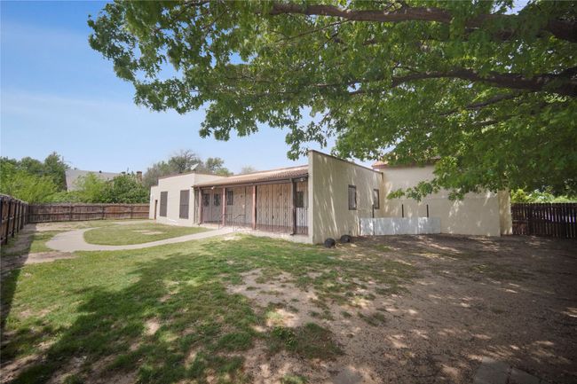 108 E Thompson St, House other with 2 bedrooms, 4 bathrooms and null parking in Jacksboro TX | Image 33