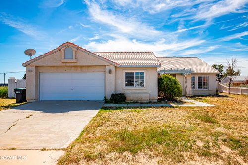 9020 Redwood Blvd, California City, CA, 93505-3542 | Card Image