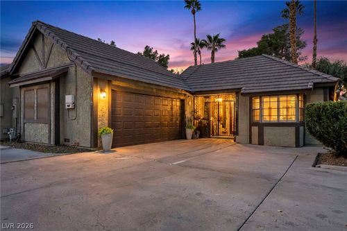 3946 Foxboro Cir, Las Vegas, NV, 89121-4831 | Card Image