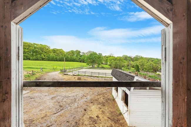 6 Wood St, House other with 4 bedrooms, 3 bathrooms and 5 parking in Upton MA | Image 8