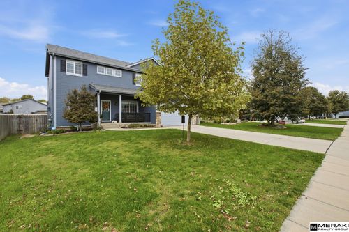 13802 Williamsburg Dr, Bellevue, NE, 68123-6817 | Card Image