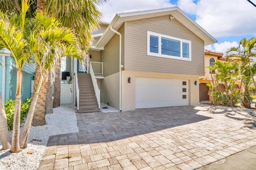 12312 Lagoon Ln, TREASURE ISLAND, FL, 33706-5024 | Card Image