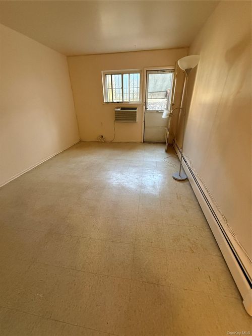1c-16615 Depot Road, New York, NY, 11358 | Card Image