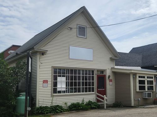 23 Seavey St, North Conway, NH, 03860-5357 | Card Image