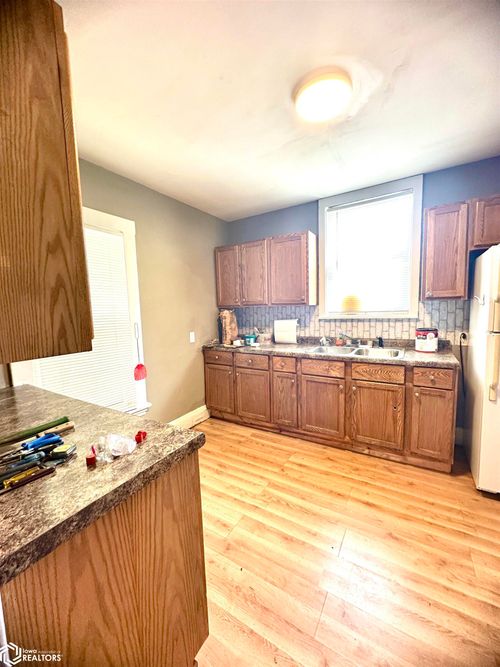 117 S Monroe Ave, Mason City, IA, 50401-3741 | Card Image