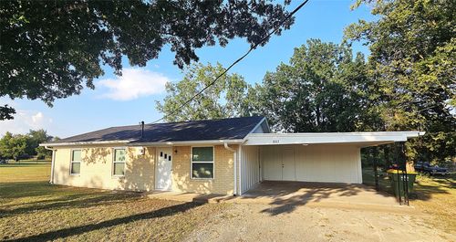 807 Henderson Blvd, Groesbeck, TX, 76642-2042 | Card Image