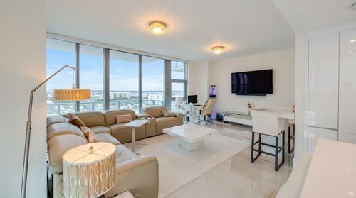 1123-220 Lake Shore Dr, West Palm Beach, FL, 33403-3584 | Card Image