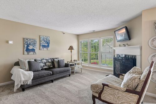 201-6155 Chasewood Pkwy, Minnetonka, MN, 55343-4390 | Card Image