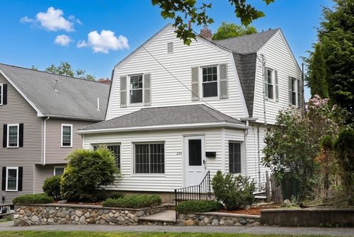233 Florence Ave, Arlington, MA, 02476 | Card Image