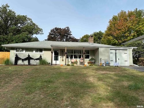 840 Ravine Ct, Canton, IL, 61520-1220 | Card Image