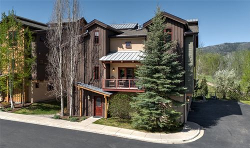 817 Majestic Cir, Steamboat Springs, CO, 80487-9337 | Card Image