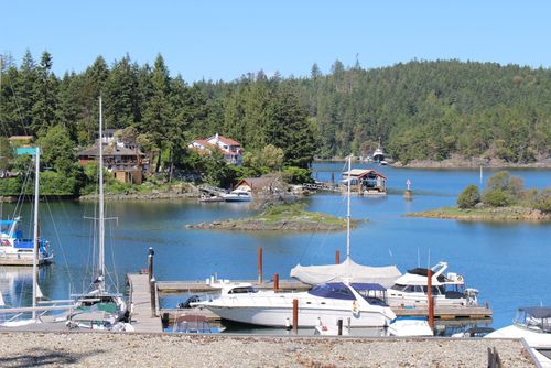 18d-12849 Lagoon Rd, Madeira Park, BC, V0N2H1 | Card Image