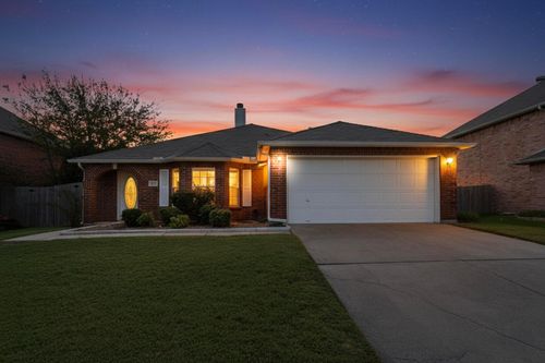 328 Cortland Cir, Roanoke, TX, 76262-7229 | Card Image