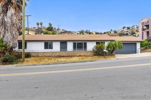 9616 Apple St, Spring Valley, CA, 91977-4401 | Card Image