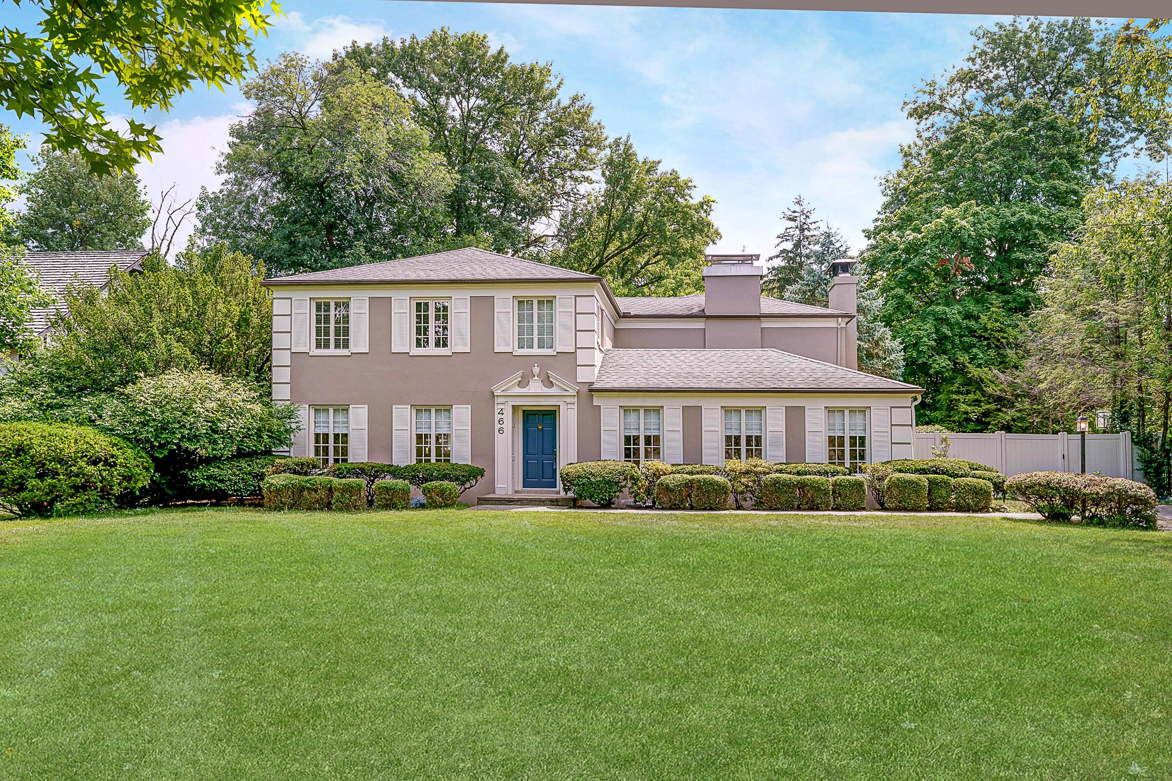 Columbia Ave, Columbus, OH 43209