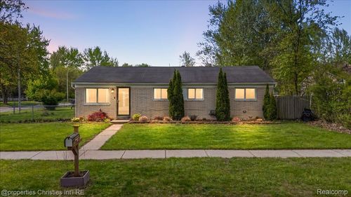 27001 Stacy St, Taylor, MI, 48180-4825 | Card Image