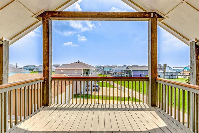 950 Seadrift Dr, House other with 5 bedrooms, 4 bathrooms and null parking in Crystal Beach TX | Image 25