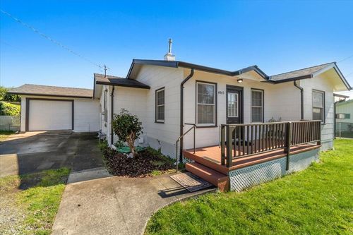 4843 Meyers Ave, Eureka, CA, 95503-6352 | Card Image