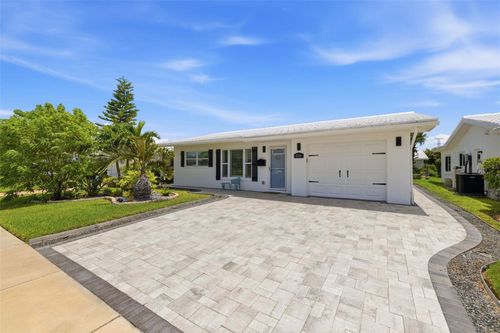 9729 37th St N, PINELLAS PARK, FL, 33782-4038 | Card Image