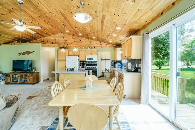Dining area | Image 14