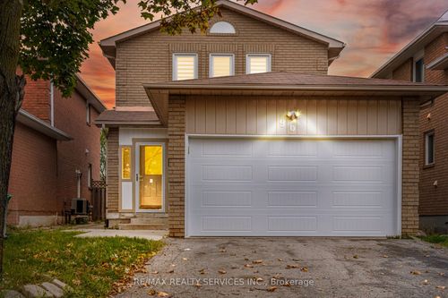96 Toba Cres, Brampton, ON, L6Z4R8 | Card Image
