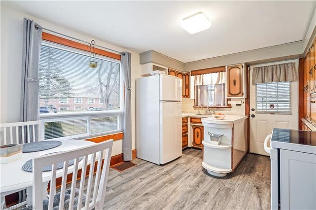 226 Charing Cross St, House other with 3 bedrooms, 1 bathrooms and 5 parking in Brantford ON | Image 13
