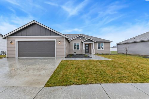 401 Glenwood Ave, Grandview, WA, 98930-0018 | Card Image