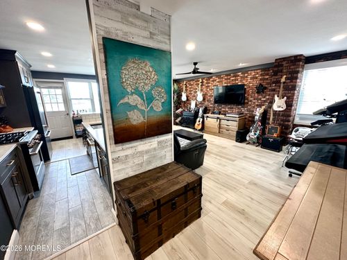 2h-510 Deal Lake Dr, Asbury Park, NJ, 07712-5176 | Card Image