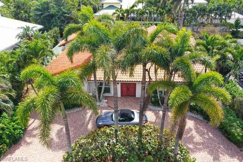 778 Broad Ct S, NAPLES, FL, 34102-5531 | Card Image