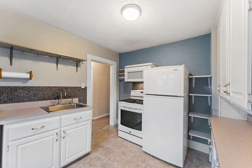 1740 English St, Maplewood, MN, 55109-4312 | Card Image