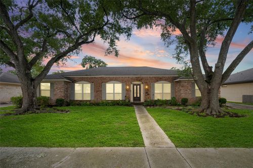 7615 Del Rey Ln, Houston, TX, 77071-1416 | Card Image