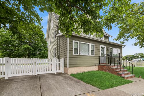 401 Ocean Ave, Malverne, NY, 11565-1231 | Card Image