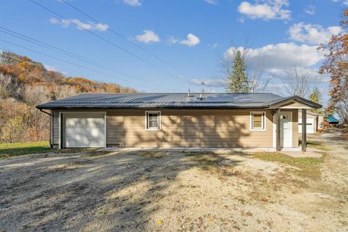 2279 Bosco Bluff Ln, Lansing, IA, 52151 | Card Image