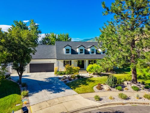 1786 Country Cir, Centerville, UT, 84014-1069 | Card Image