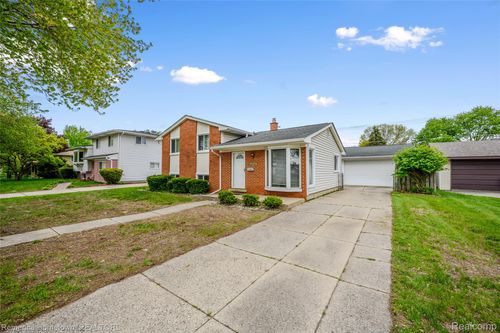6842 Geronimo St, Westland, MI, 48185-7033 | Card Image