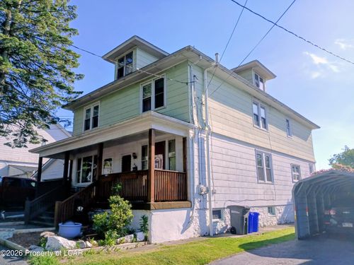 860 Seybert St, Hazleton, PA, 18201-2565 | Card Image