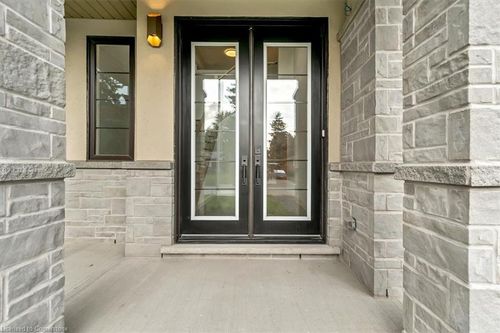 382 B Southcote Rd, Ancaster, ON, L9G2W3 | Card Image