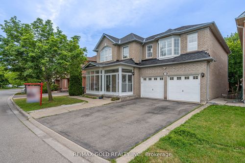 141 Whitwell Dr, Brampton, ON, L6P1L2 | Card Image