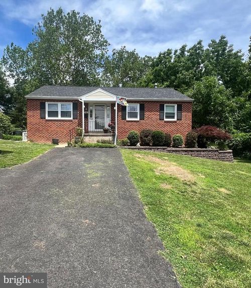 703 W County Line Rd, WARMINSTER, PA, 18974 | Card Image