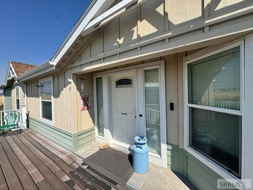 2139 N Pinewood Dr, Idaho Falls, ID, 83401-1772 | Card Image