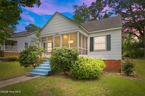 304 Halifax St, Williamston, NC, 27892-1819 | Card Image