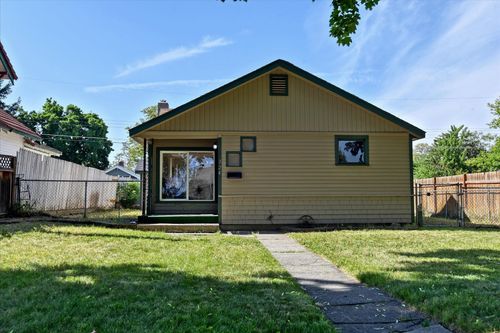 324 E Everett Ave, Spokane, WA, 99207-1330 | Card Image