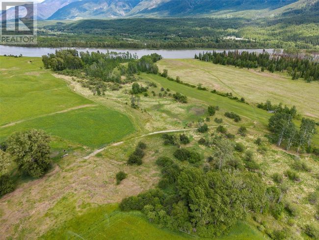 7398 Yellowhead Highway, House other with 3 bedrooms, 1 bathrooms and null parking in Darfield BC | Image 35