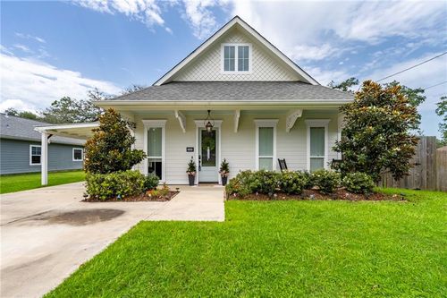 208 E Pecan St, Ponchatoula, LA, 70454-2822 | Card Image