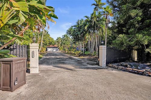 14135 N Miami Ave, Miami, FL, 33168-4837 | Card Image