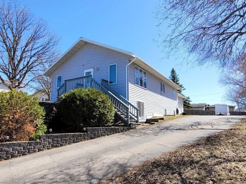 513 North St E, Detroit Lakes, MN, 56501-2614 | Card Image