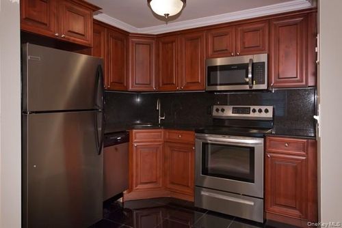 apt-2a-80 S Clinton Ave, Bay Shore, NY, 11706-8638 | Card Image