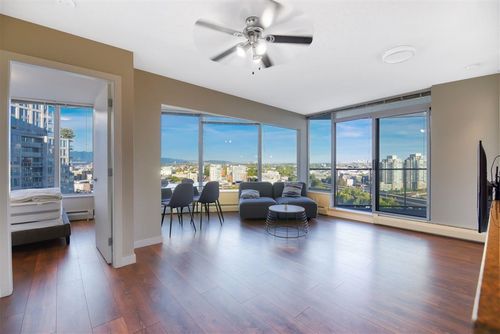 220x-58 Keefer Pl, Vancouver, BC, V6B0B8 | Card Image