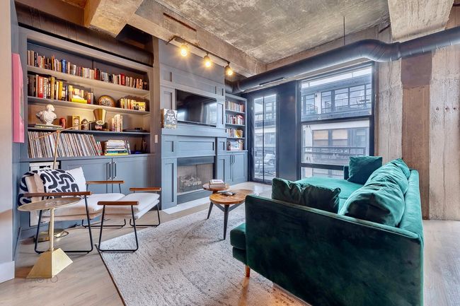 UNIT-302 - 1070 W 15 Th St, Condo with 2 bedrooms, 2 bathrooms and 1 parking in Chicago IL | Image 5
